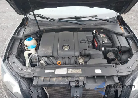 2013 Volkswagen Passat 2.5L Se z USA, uszkodzony, nr VIN 1VWBP7A39DC122041